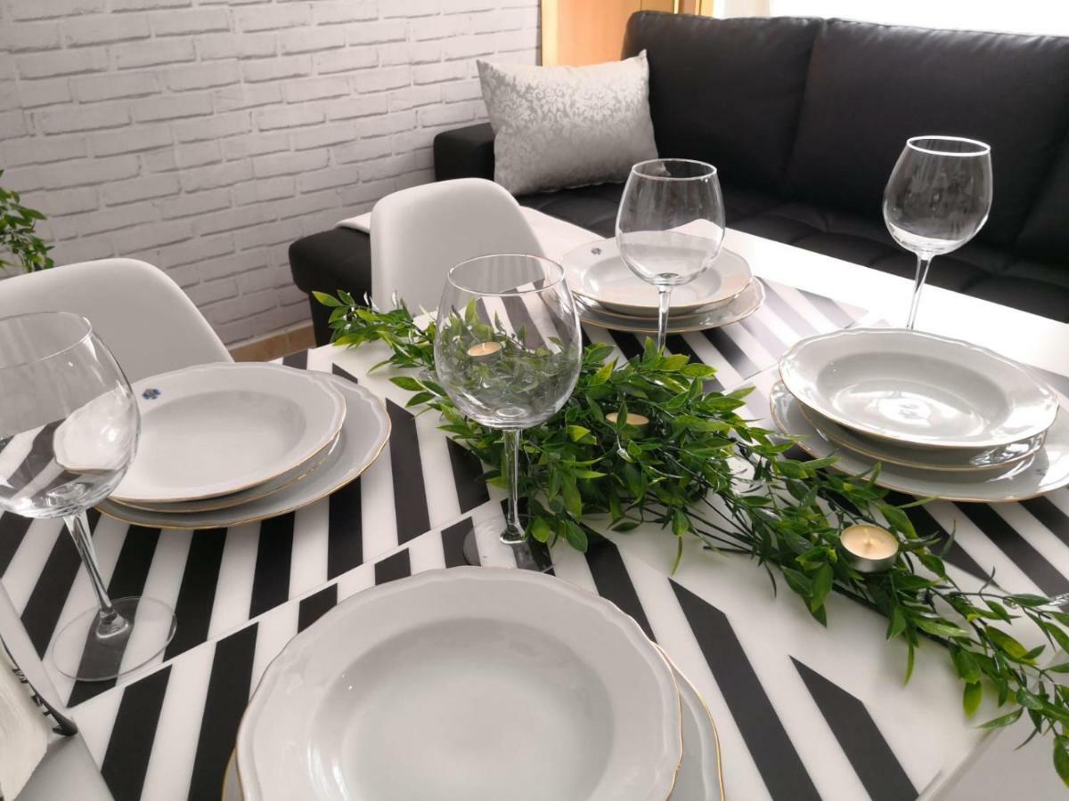 מאלגה Apartamento La Victoria מראה חיצוני תמונה